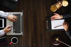 Como a Inteligência Artificial Está Reformulando os Escritórios de Advocacia
