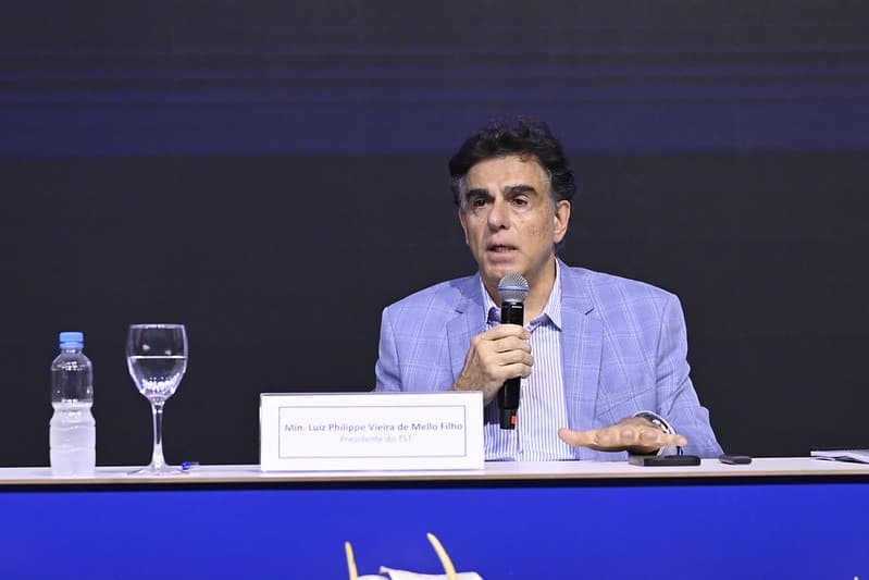 TST Assegura Prerrogativa: O Direito da Advogada em Período Pós-Parto ao Adiamento de Julgamentos